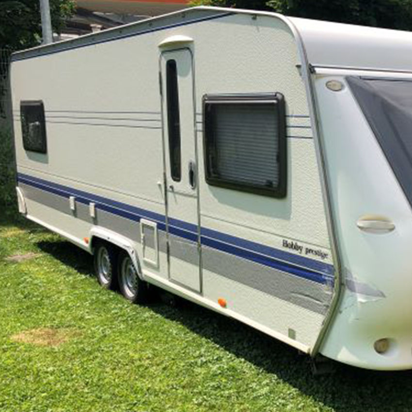 Wohnwagen Hobby Unfall im Ausland