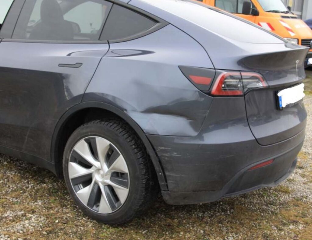 Tesla Unfallschaden